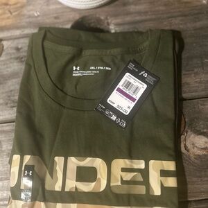 ‼️SOLD‼️ Under Armour Men's Dark Green Tee with Tan Logo. BRAND NEW with TAGS